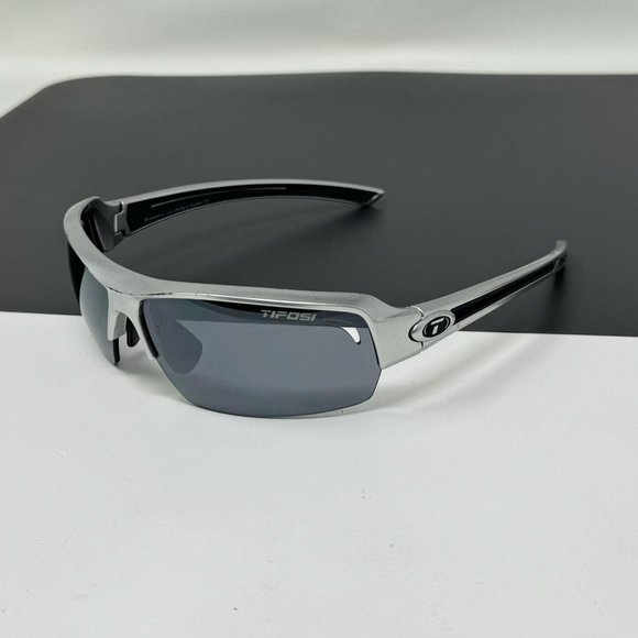Tifosi Optics Just Sunglasses Gunmetal - Picture 1 of 11